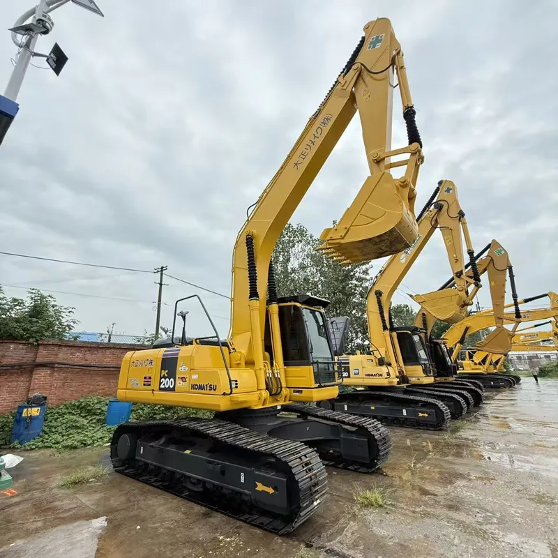 Used Комацу 200-8 excavator