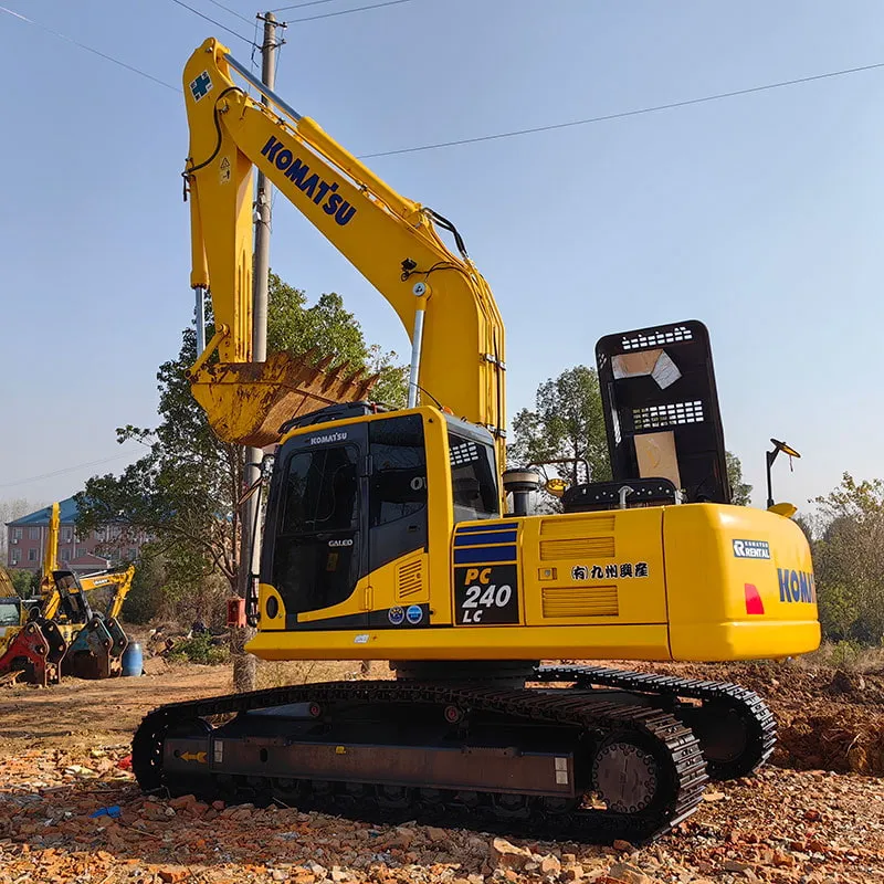 Used Комацу 240-8 Экскаватор