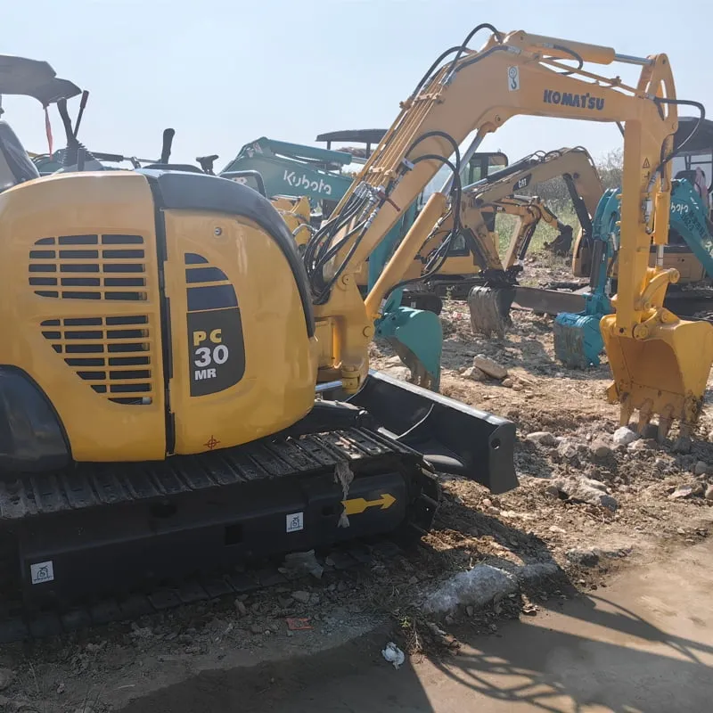 Used Комацу 30 Экскаватор