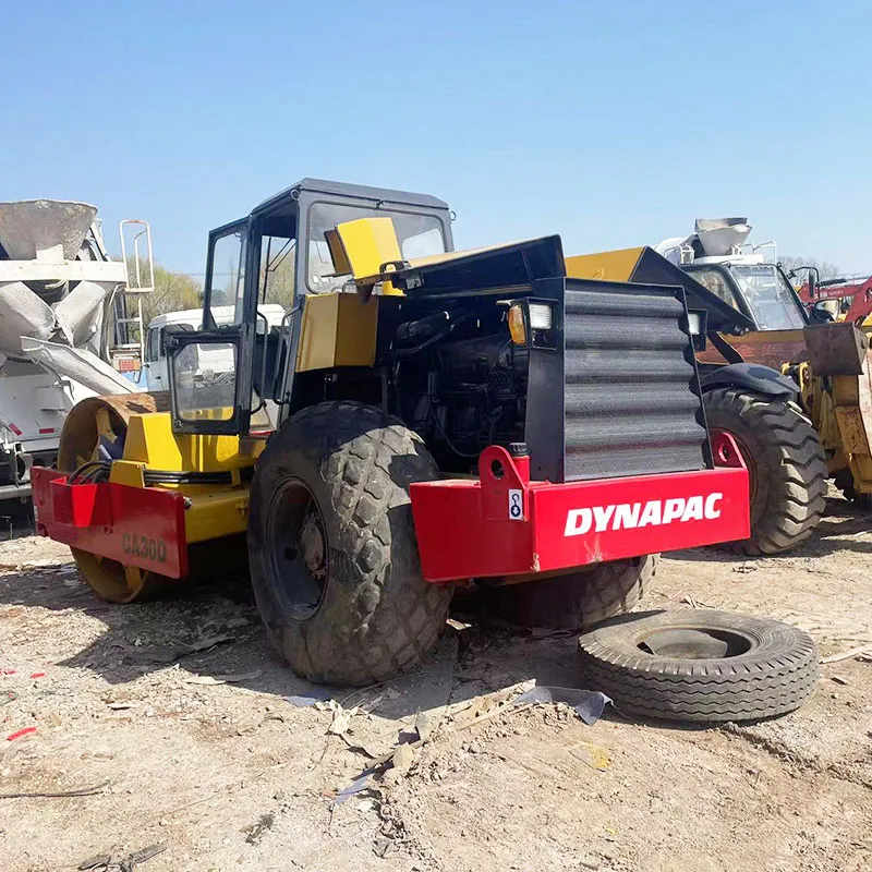 Used DYNAPAC CA251D Ролик