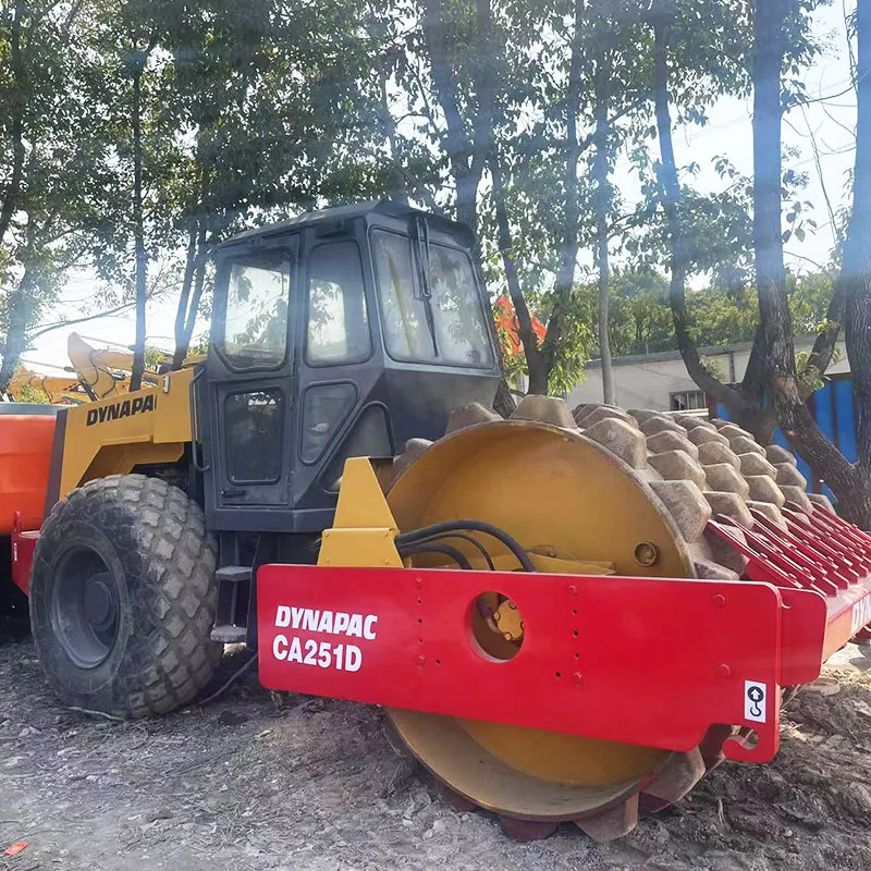 Used DYNAPAC CA251D Ролик